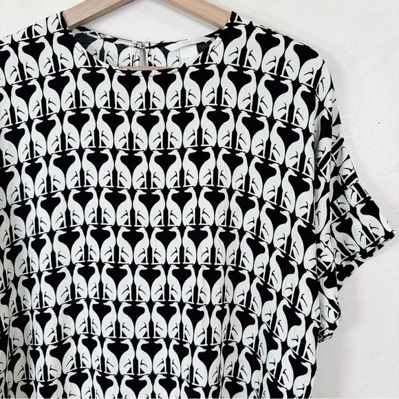 H&M Womens Size 12 Short Sleeve Fun Print Over Blouse - Picture 4 of 10